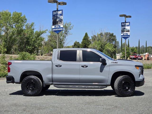 Used 2025 Chevrolet Silverado 1500 Custom Trail Boss w/ LPO, Dark Essentials Package AWD/4WD image 3