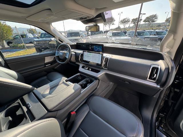 Certified 2025 Ford Expedition Active AWD/4WD image 33