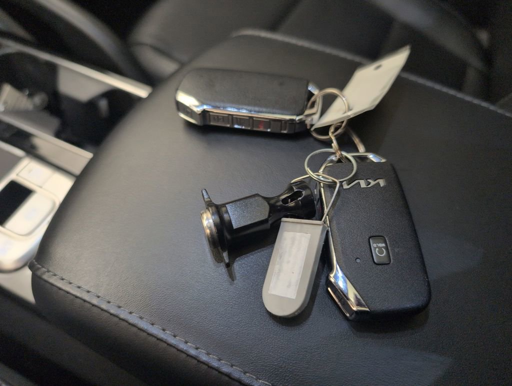 Used 2022 Kia Telluride S FWD image 42