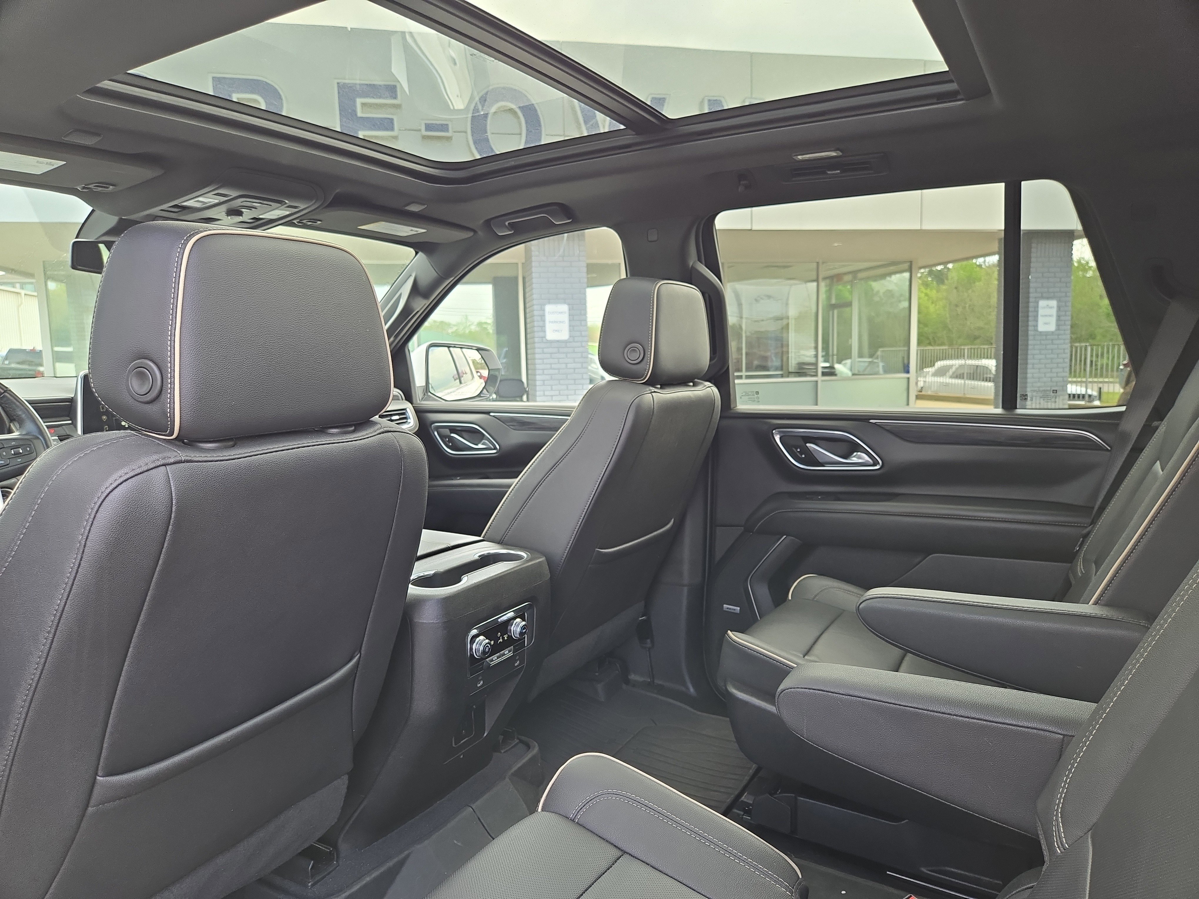 Used 2023 GMC Yukon SLT image 15