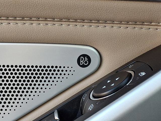 Certified 2022 Ford Explorer Limited w/ Limited Technology Package image 27