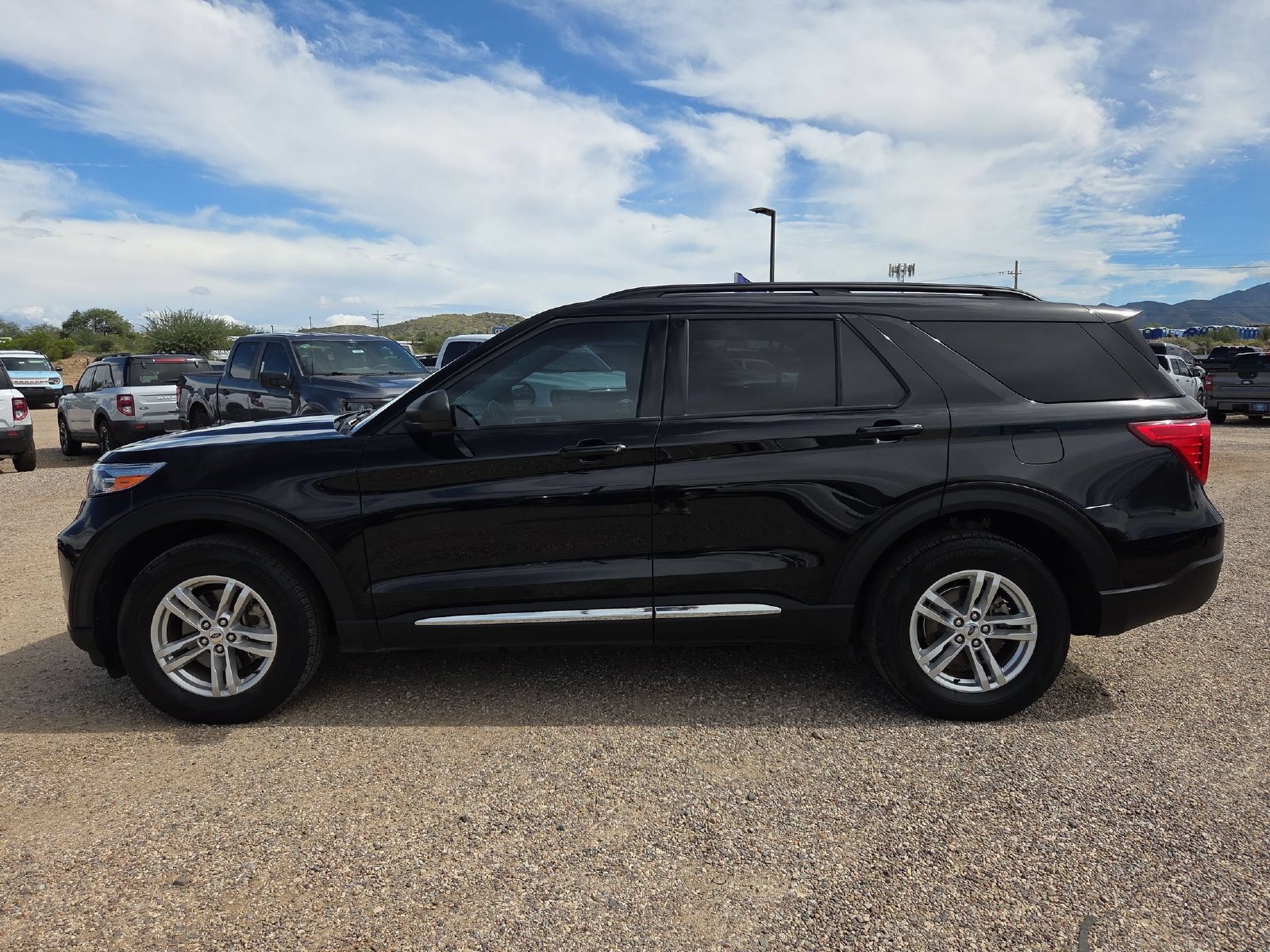 Certified 2023 Ford Explorer XLT w/ Equipment Group 202A AWD/4WD image 9