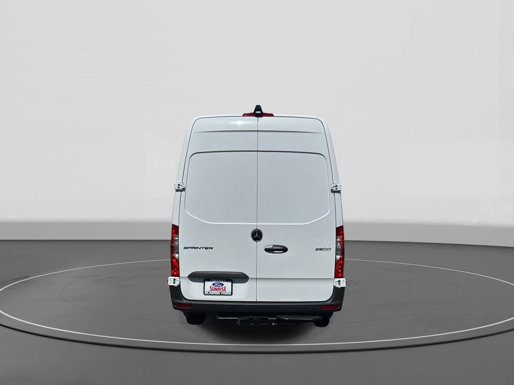 Used 2025 Mercedes-Benz Sprinter 2500 image 3