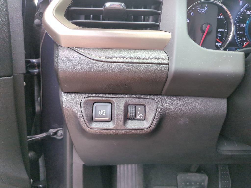Used 2018 GMC Acadia Denali w/ Technology Package FWD image 26