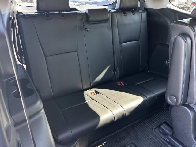 Used 2023 Toyota Highlander XLE AWD/4WD image 30