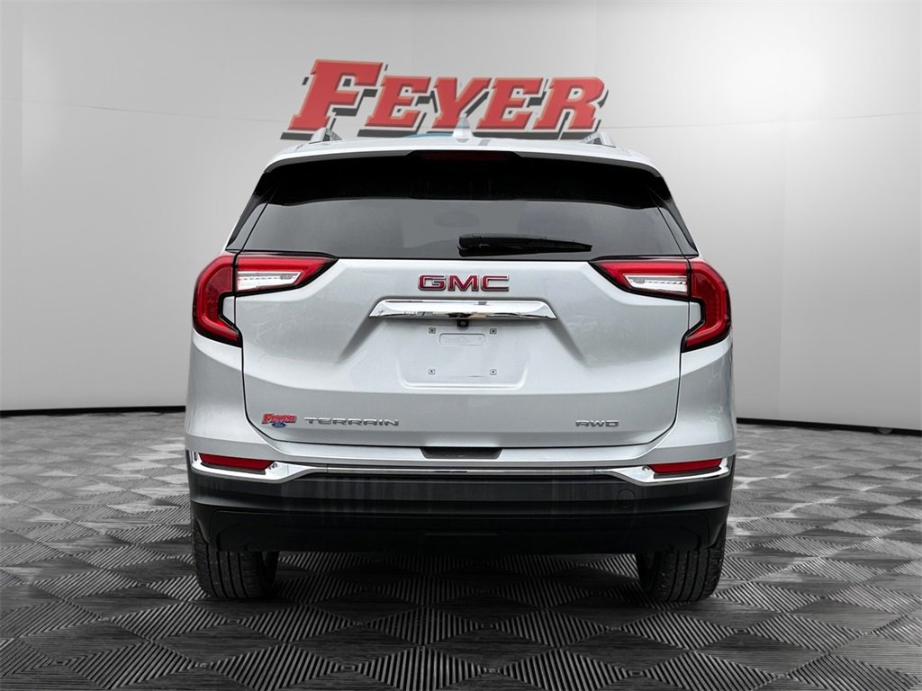 Used 2022 GMC Terrain SLT image 4