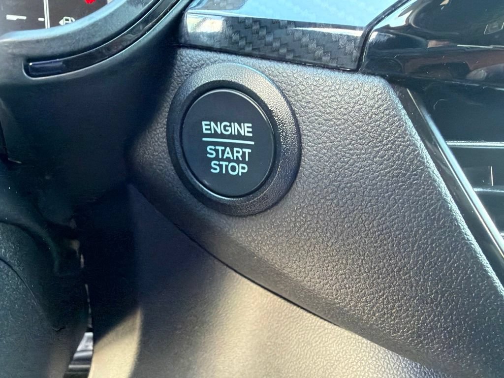 Certified 2025 Ford Escape ST-Line Select AWD/4WD image 27