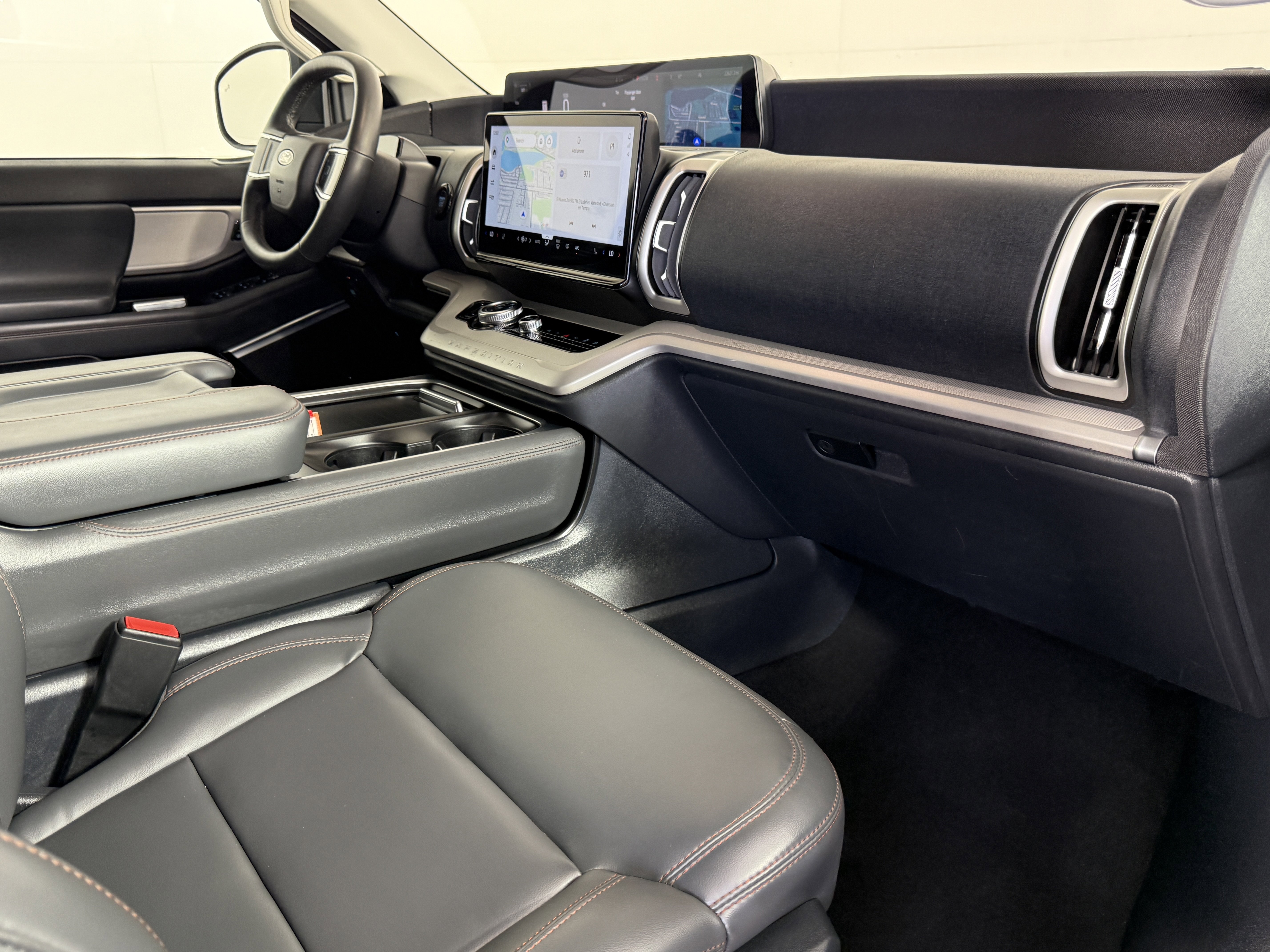 Certified 2025 Ford Expedition Max Active AWD/4WD image 9