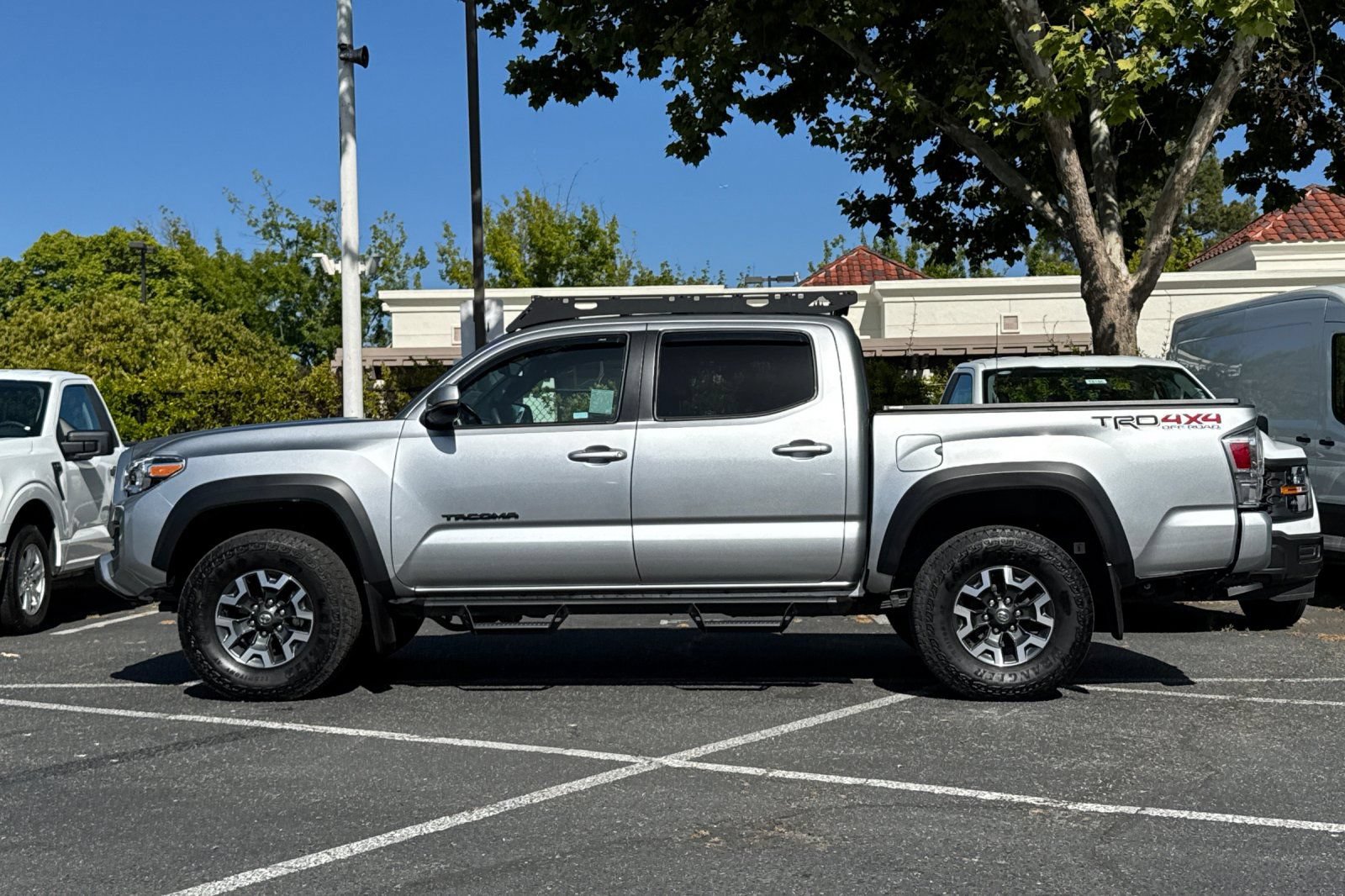 Used 2023 Toyota Tacoma TRD Off-Road w/ Technology Package AWD/4WD image 8