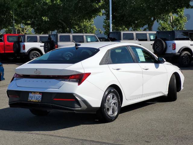 Used 2025 Hyundai Elantra SE FWD image 4