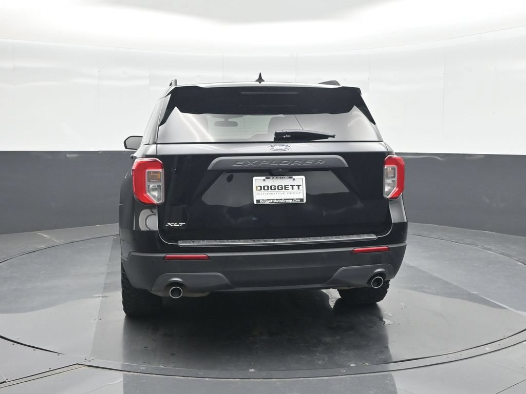 Certified 2023 Ford Explorer XLT w/ Equipment Group 202A RWD image 17