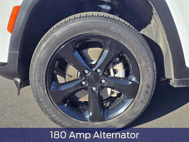 Used 2024 Jeep Grand Cherokee L Altitude AWD/4WD image 9