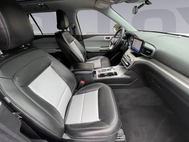 Certified 2023 Ford Explorer XLT w/ Equipment Group 202A AWD/4WD image 17