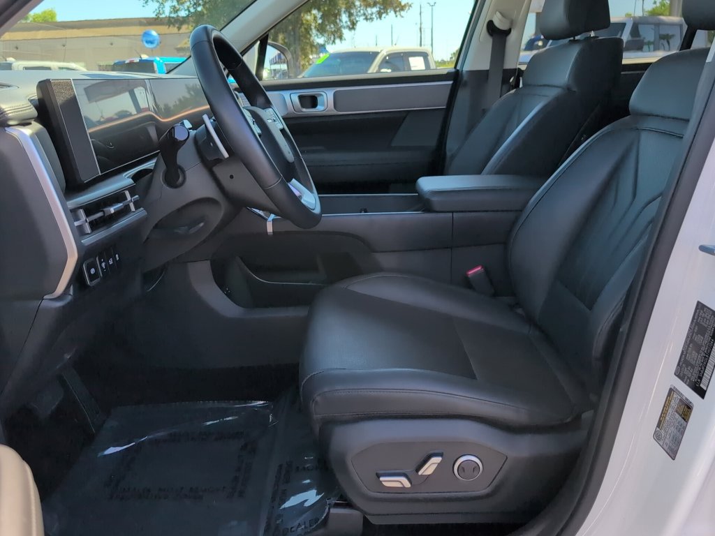 Used 2026 Hyundai Santa Fe SEL FWD image 8