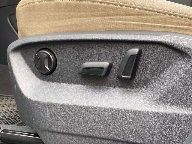 Used 2020 Volkswagen Atlas Cross Sport SE w/ Panoramic Sunroof Package image 19