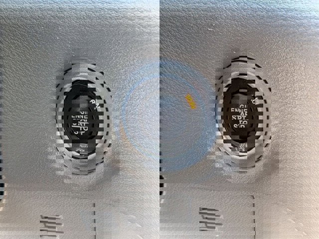 Used 2022 Chrysler Voyager LX image 21