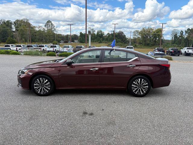 Used 2025 Nissan Altima 2.5 SV FWD image 7