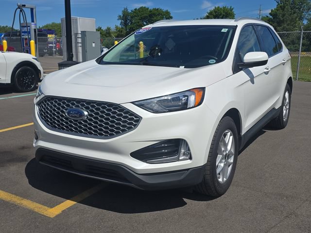 Certified 2023 Ford Edge SEL w/ Convenience Package AWD/4WD image 2