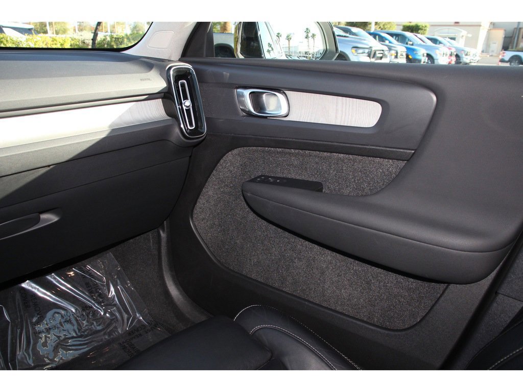 Used 2023 Volvo XC40 B5 Plus w/ Driver Assist Package image 15