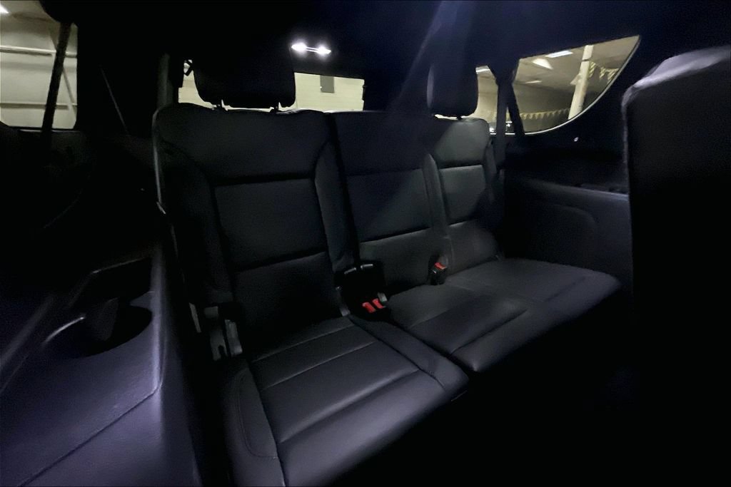 Used 2025 Chevrolet Suburban Z71 AWD/4WD image 26