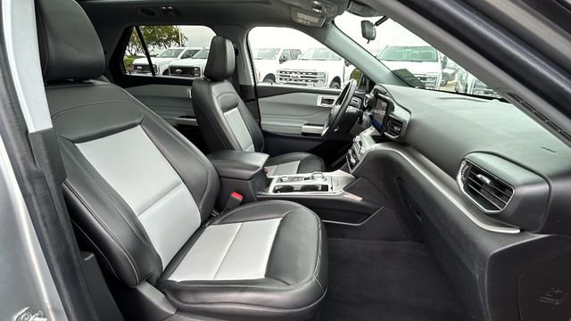 Certified 2022 Ford Explorer XLT w/ Equipment Group 202A image 11