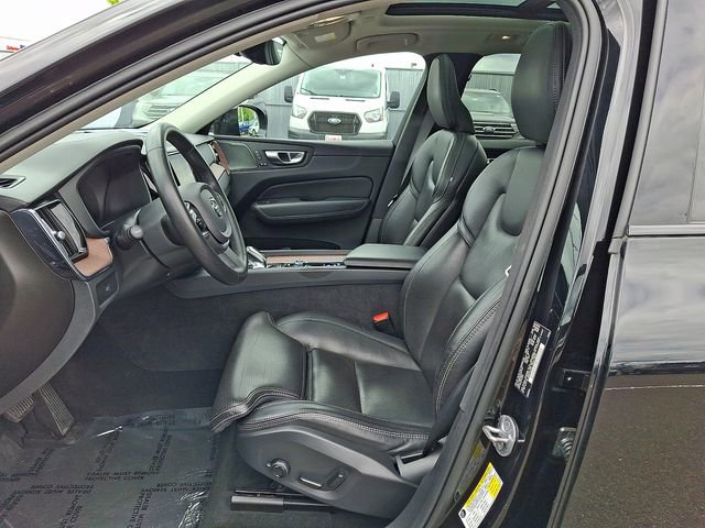 Used 2023 Volvo XC60 B6 Ultimate w/ Protection Package Premier AWD/4WD image 13