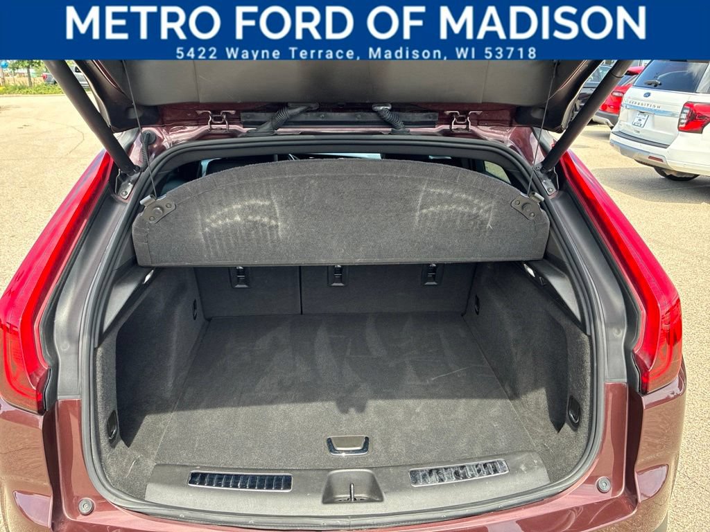 Used 2023 Cadillac XT4 Premium Luxury FWD image 39