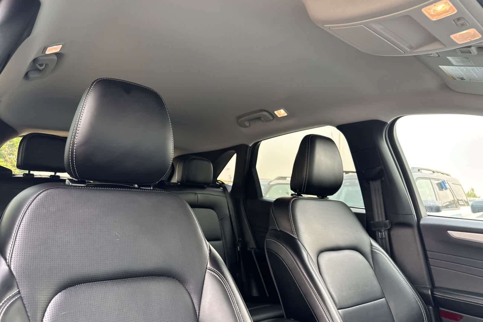 Certified 2025 Ford Escape Platinum AWD/4WD image 17
