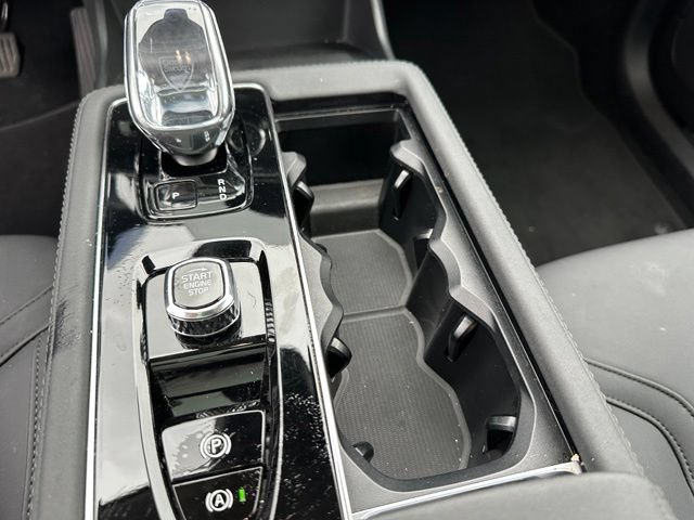 Used 2025 Volvo XC90 B6 Plus AWD/4WD image 43
