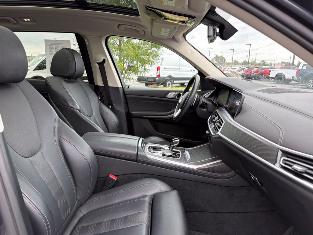 Used 2022 BMW X7 xDrive40i w/ Premium Package AWD/4WD image 11