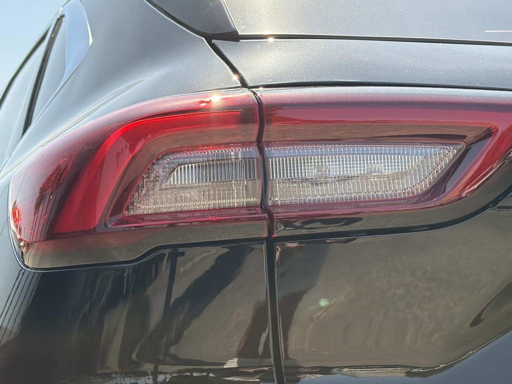 Certified 2025 Ford Escape SE FWD image 8