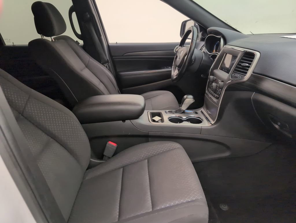 Used 2021 Jeep Grand Cherokee Laredo image 22