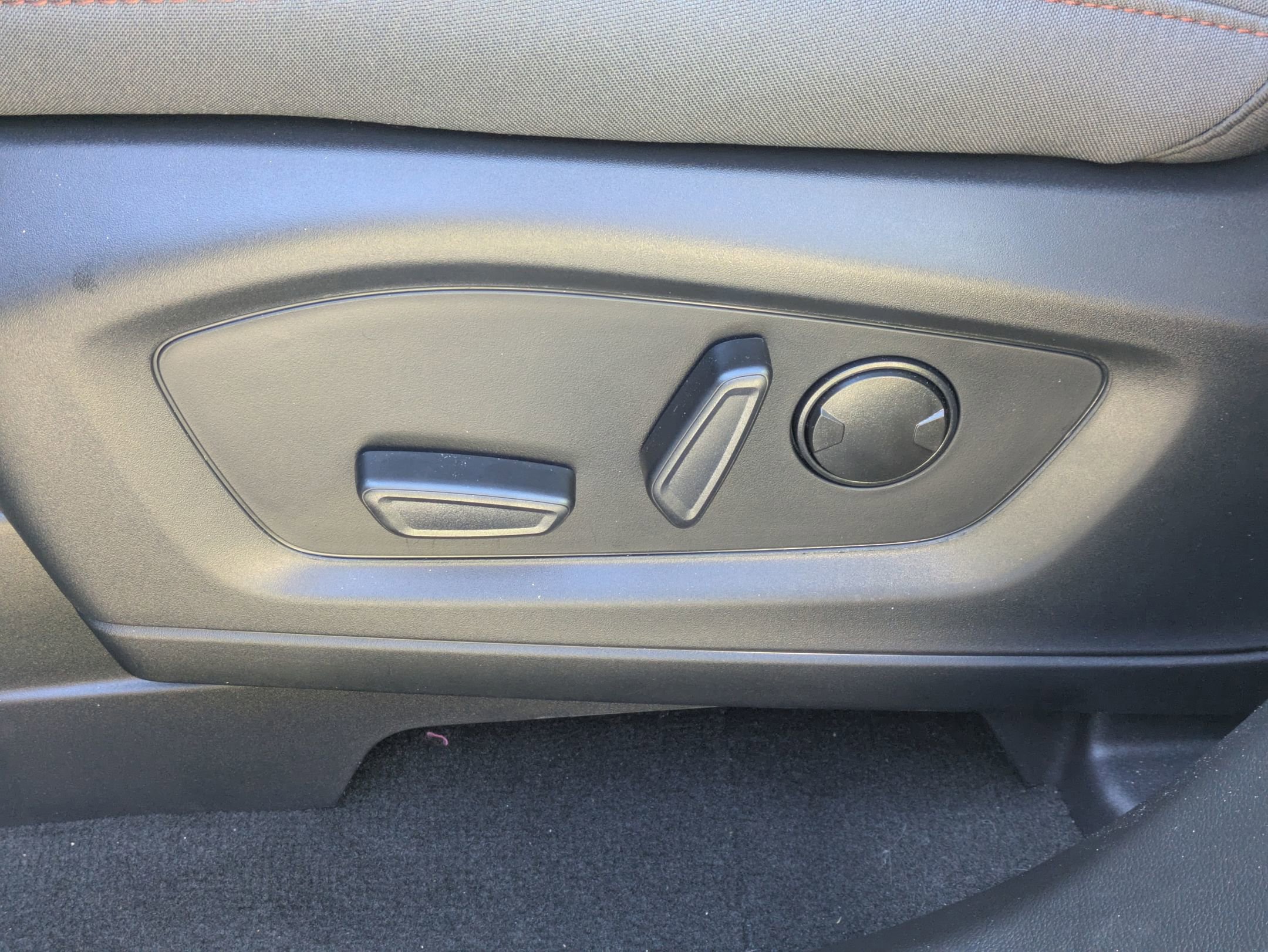 Certified 2025 Ford Explorer Active RWD image 15