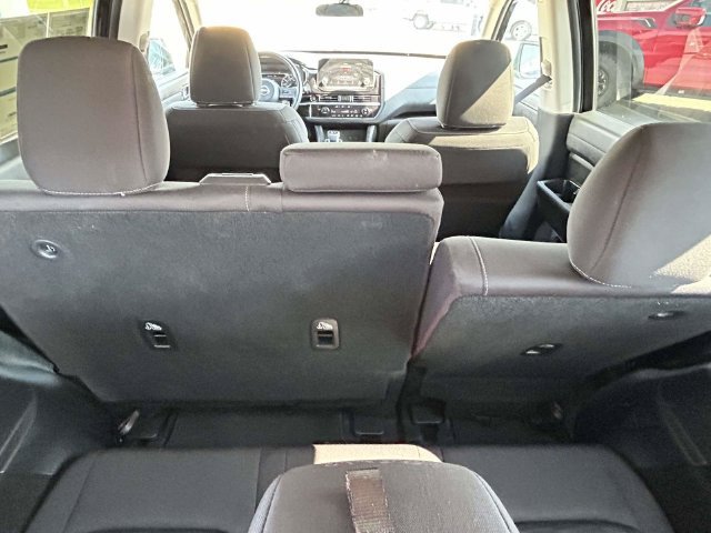 Used 2025 Nissan Pathfinder SV AWD/4WD image 27