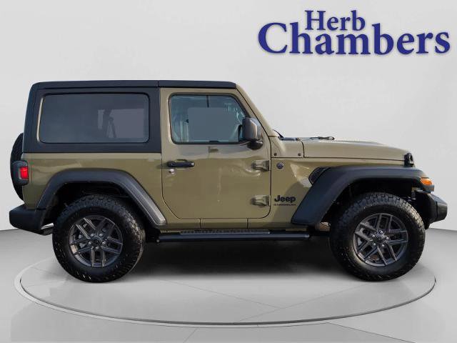 Used 2025 Jeep Wrangler Sport AWD/4WD image 3