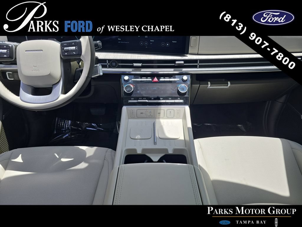 Used 2025 Hyundai Santa Fe Calligraphy AWD/4WD image 14