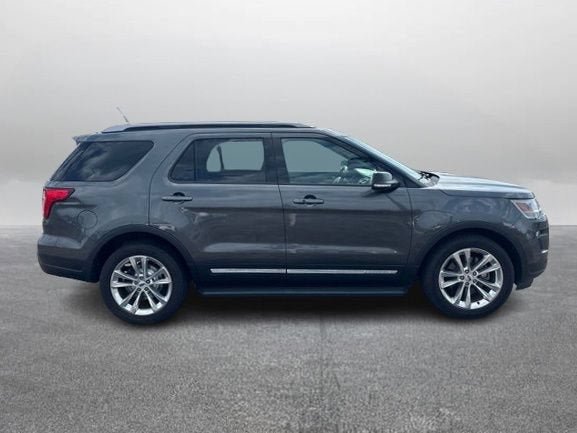 Certified 2018 Ford Explorer XLT w/ Equipment Group 202A AWD/4WD image 6