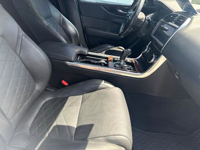 Used 2020 Jaguar XE S AWD/4WD image 32