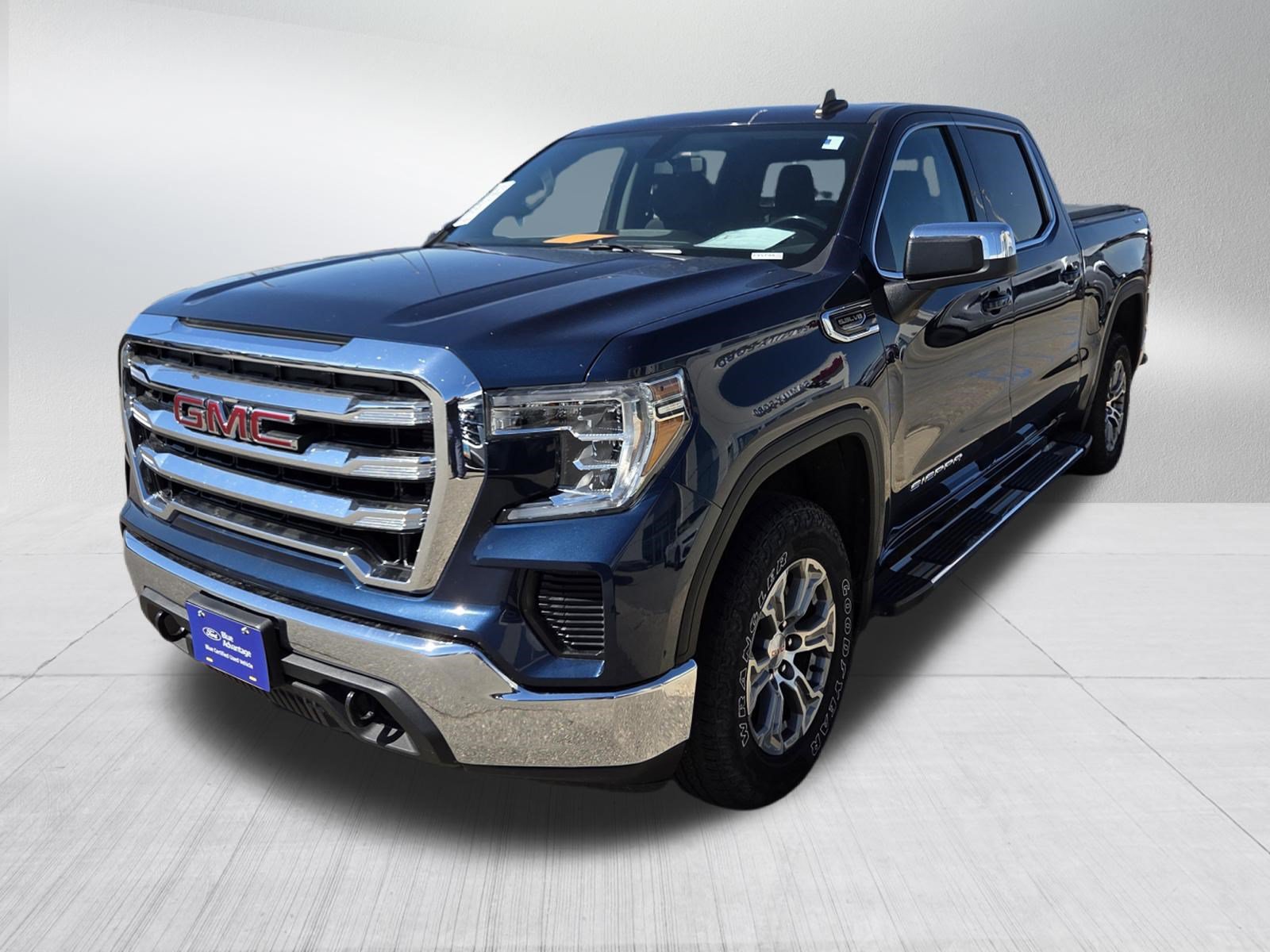Used 2020 GMC Sierra 1500 SLE w/ SLE Value Package AWD/4WD image 3