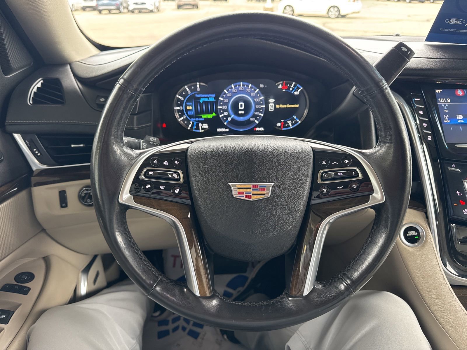 Used 2019 Cadillac Escalade Luxury AWD/4WD image 31