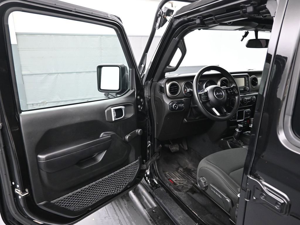 Used 2018 Jeep Wrangler Unlimited Sport image 9