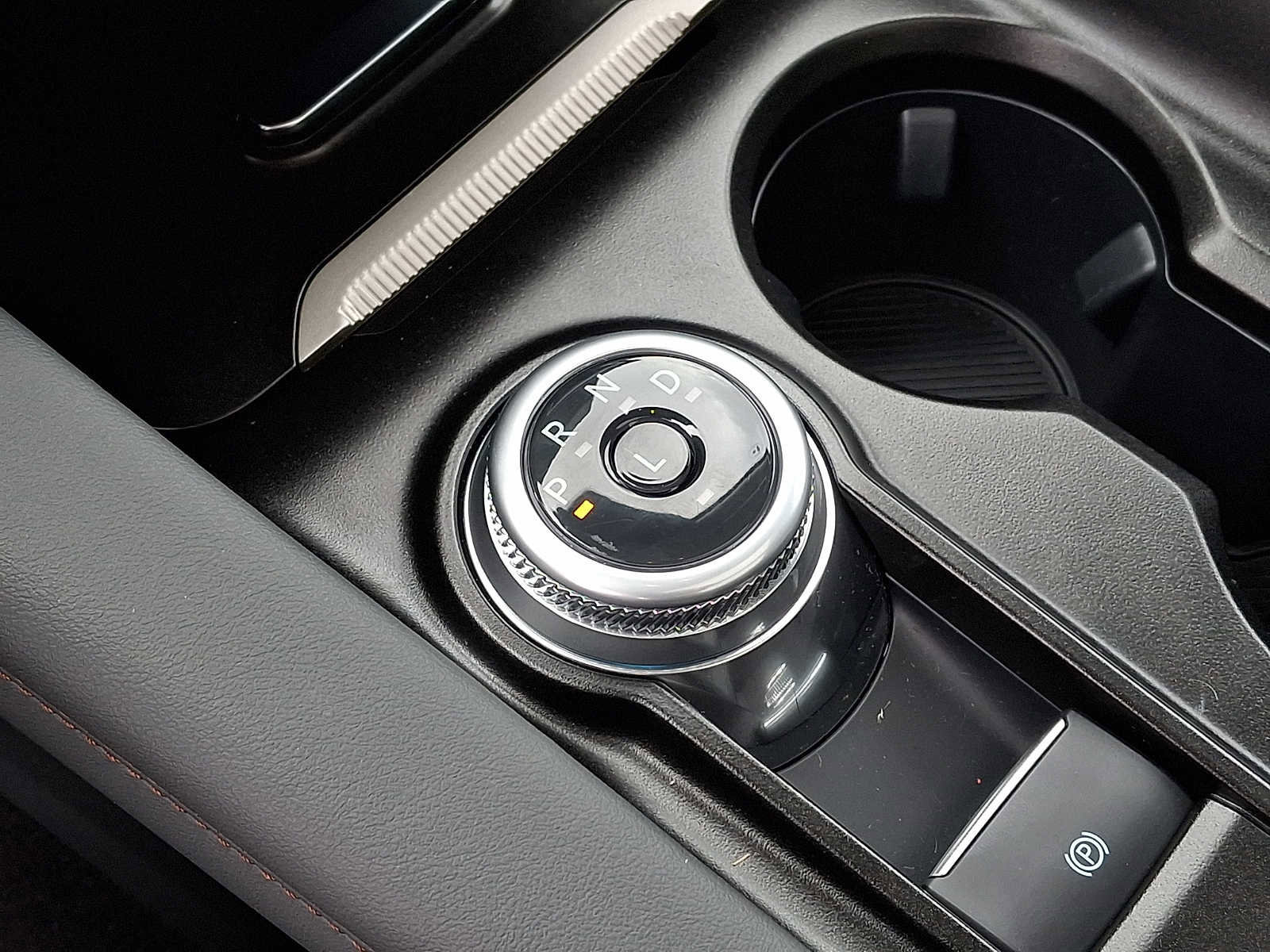 Certified 2025 Ford Explorer Active w/ Active Comfort Package image 17