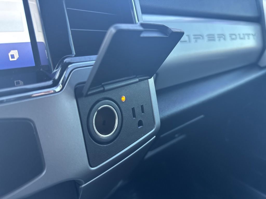 Certified 2022 Ford F350 Lariat w/ Black Appearance Package image 35