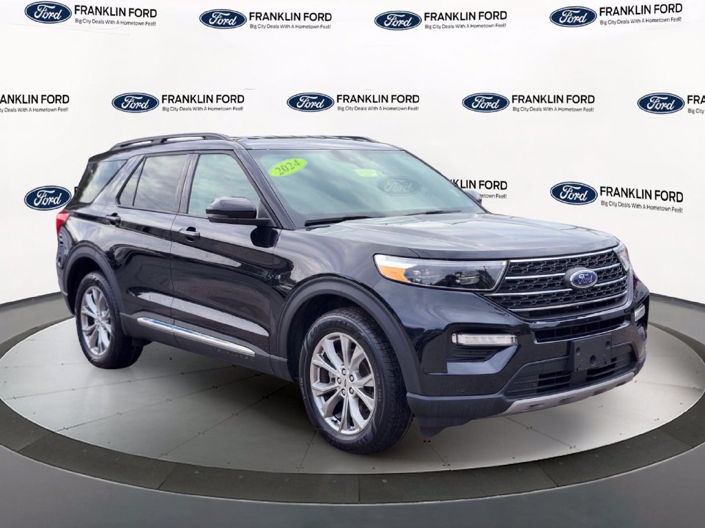 Certified 2024 Ford Explorer XLT w/ Equipment Group 202A AWD/4WD image 7