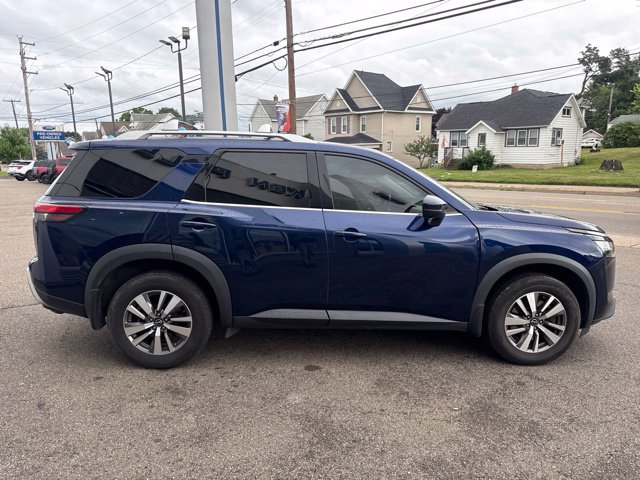 Used 2022 Nissan Pathfinder SL w/ Cargo Package AWD/4WD image 5
