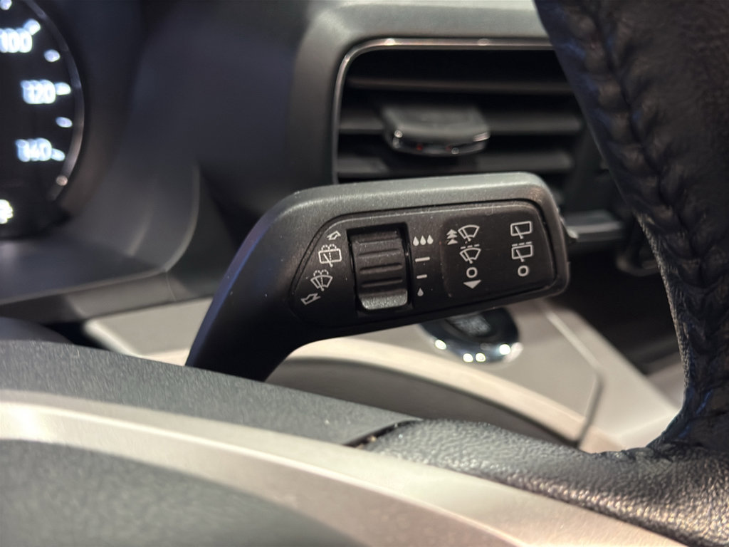 Certified 2022 Ford Explorer XLT w/ Equipment Group 202A image 15