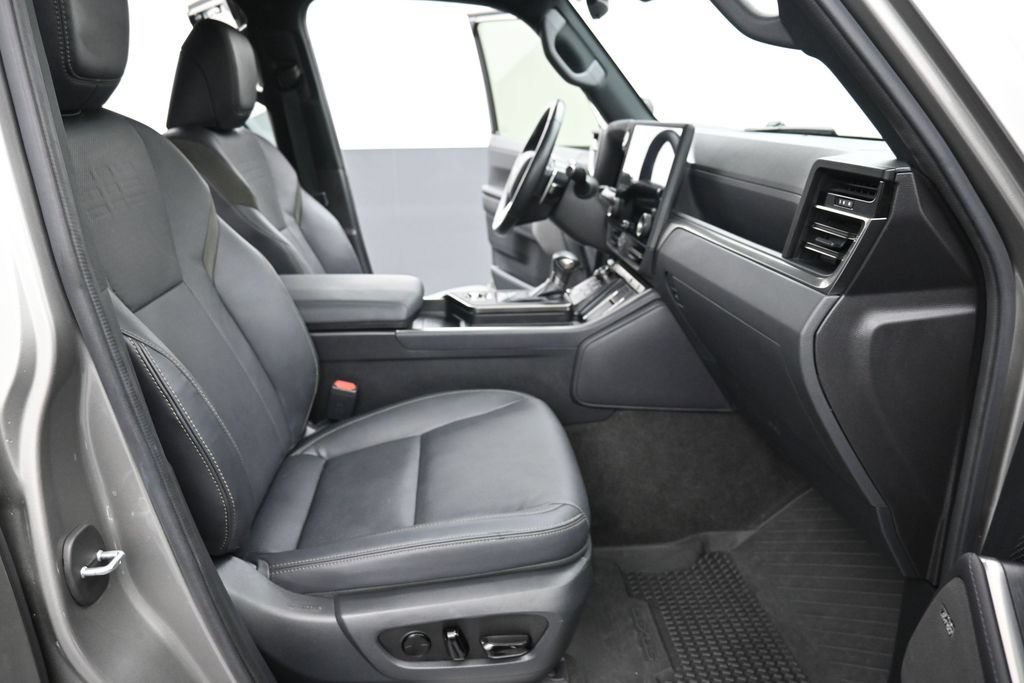 Used 2024 Lexus GX 550 AWD/4WD image 14