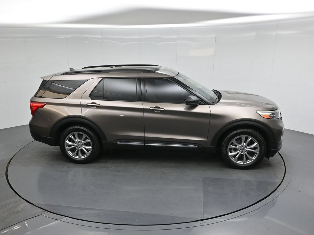 Certified 2021 Ford Explorer XLT w/ Equipment Group 202A RWD image 40