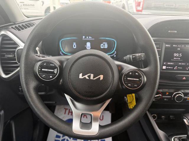 Used 2025 Kia Soul LX w/ LX Technology Package FWD image 15