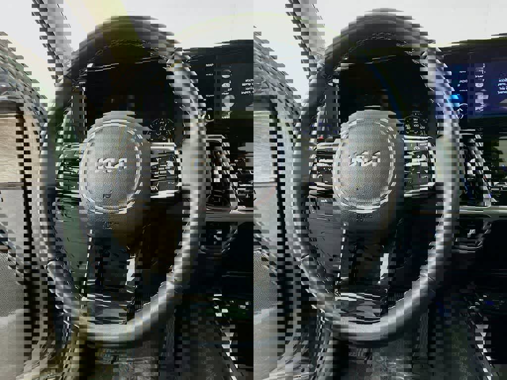 Used 2022 Kia Sorento S w/ Panoramic Sunroof Package image 19